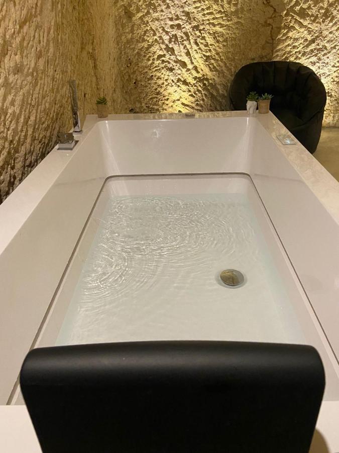 Вилла La Grotta Del Relax Остуни Экстерьер фото